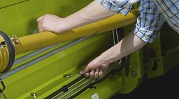 Stripper bars adjustable from outside (C 490, C 430,
C 370) - Front attachments